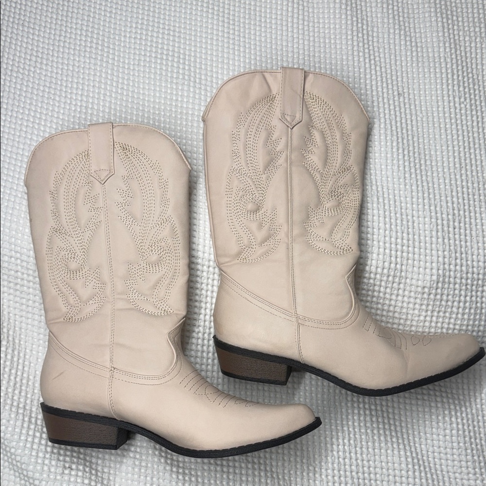 Coconuts - Gaucho - Cream Western Faux Leather Boots - Size 9.5